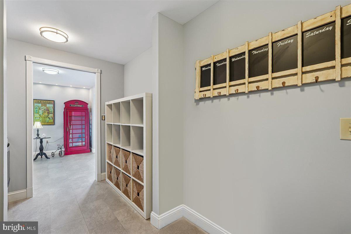 9500 Holsey Road Damascus, MD 20872 - Photo 44 of 76 Mudroom/Laundry/Pantry