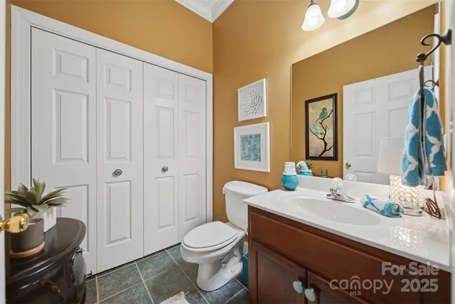 $519,900 | 4410 1st St Drive Northwest, Hickory, NC 28601