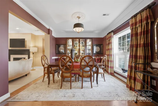 $519,900 | 4410 1st St Drive Northwest, Hickory, NC 28601