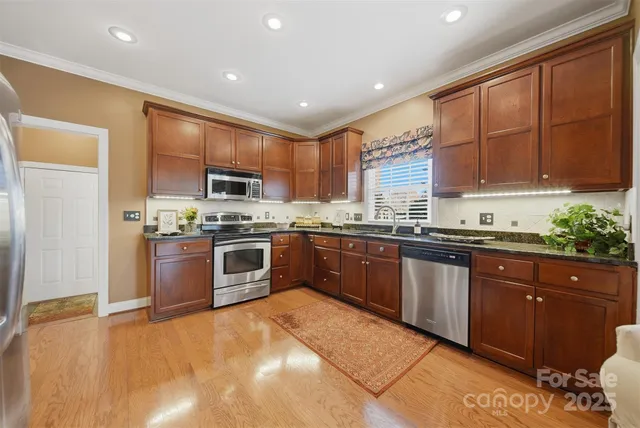 $519,900 | 4410 1st St Drive Northwest, Hickory, NC 28601