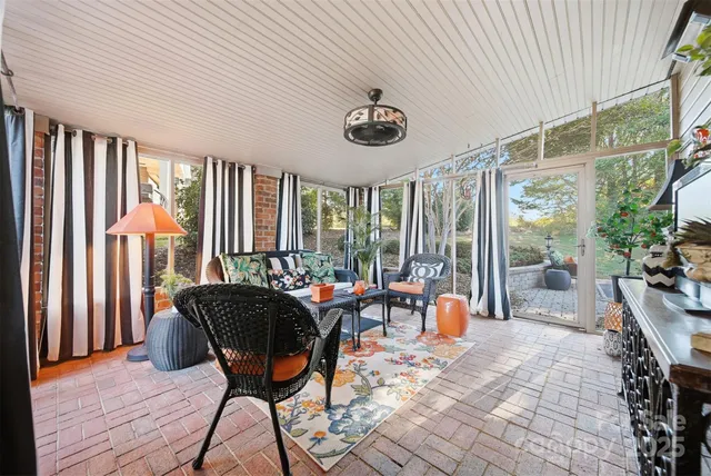 $519,900 | 4410 1st St Drive Northwest, Hickory, NC 28601