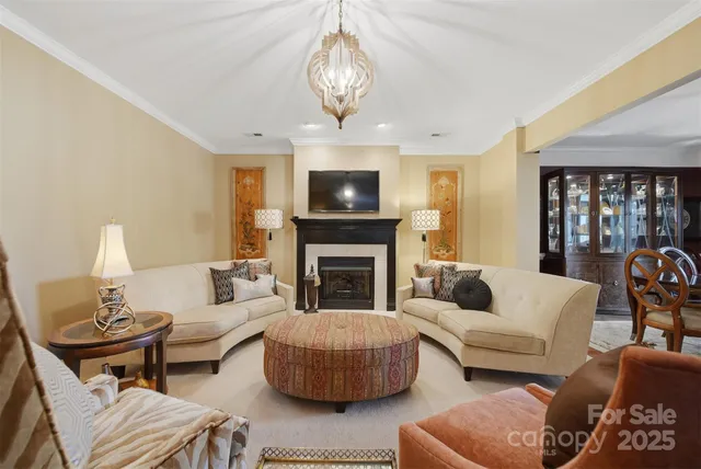 $519,900 | 4410 1st St Drive Northwest, Hickory, NC 28601