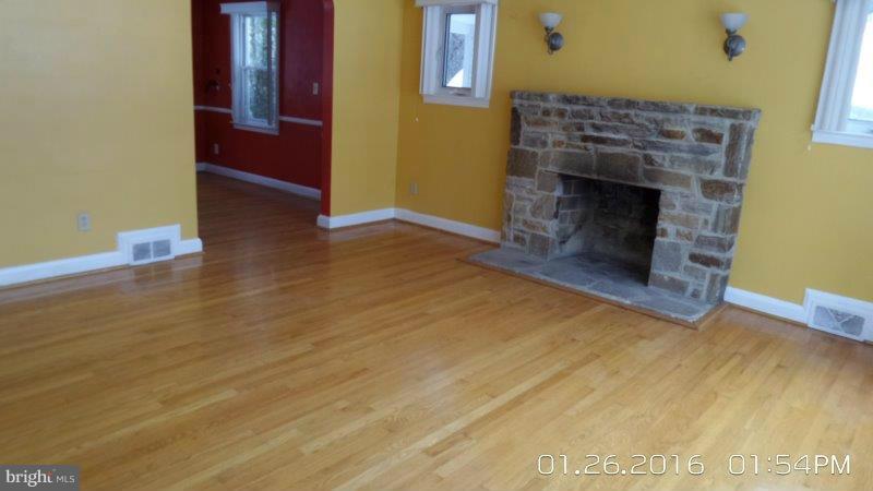 1921 Hillcrest Road Baltimore, MD 21207 - Photo 2 of 14 Living Room