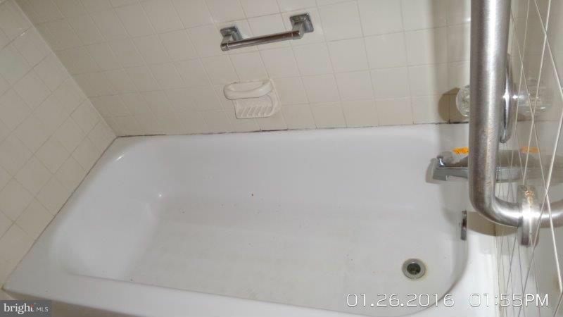 1921 Hillcrest Road Baltimore, MD 21207 - Photo 11 of 14 Bath