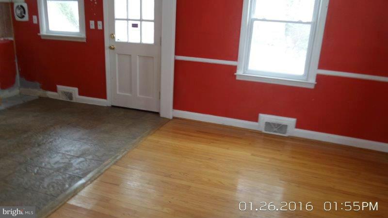 1921 Hillcrest Road Baltimore, MD 21207 - Photo 4 of 14 Dining Room