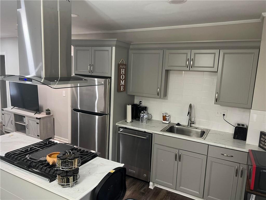 693 North Parkwood Road Decatur, GA 30030 - Photo 1 of 1 a kitchen with a appliances and cabinets