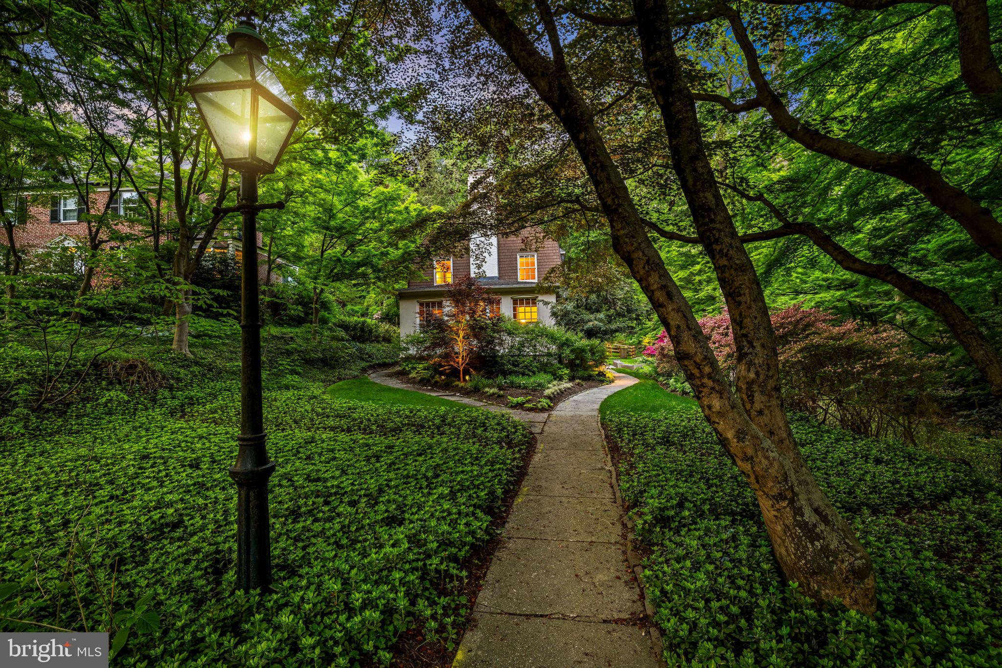 401 Edgevale Road Baltimore, MD 21210 - Photo 24 of 80 Evening Front Walk