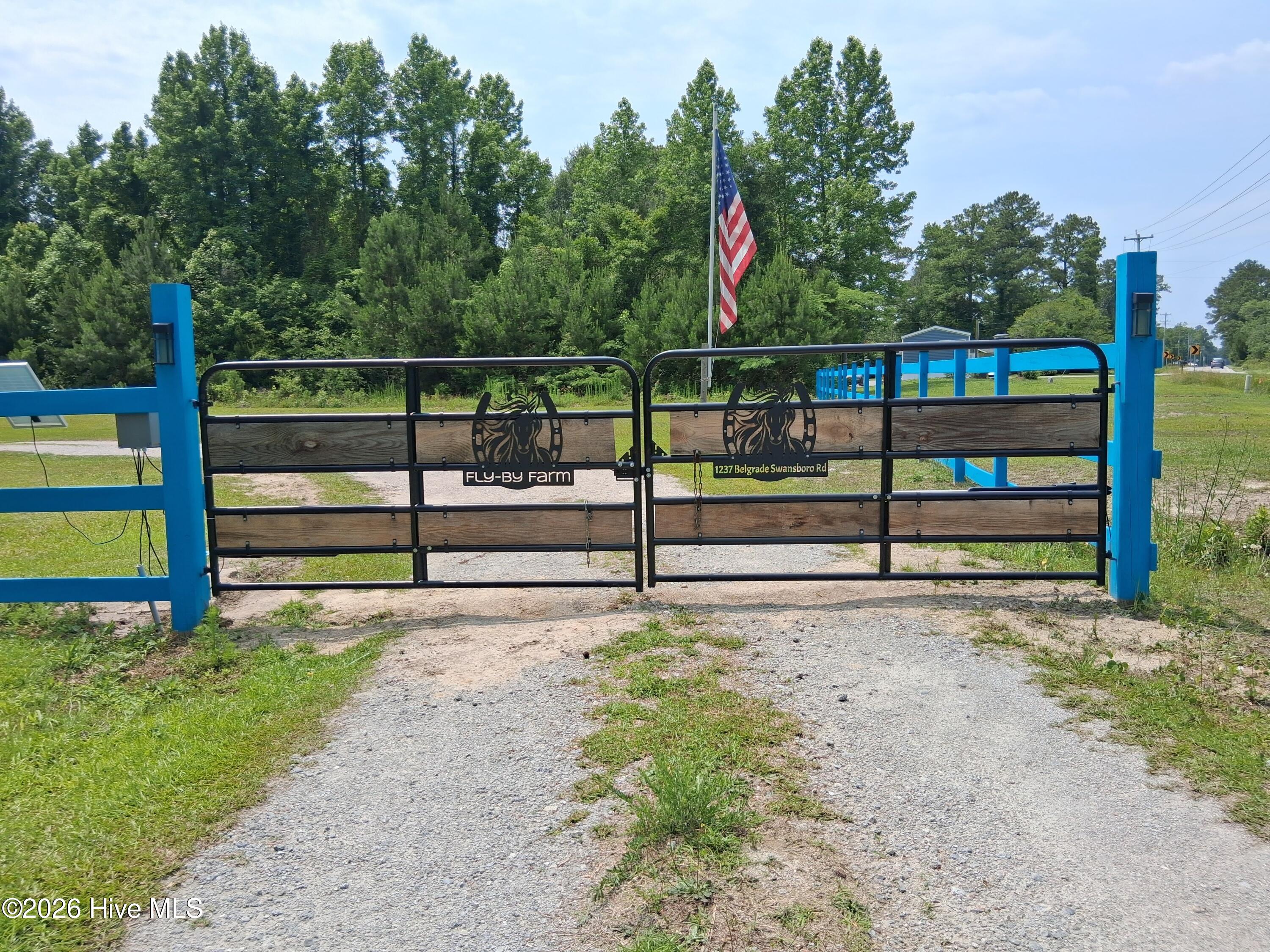 1237 Belgrade-Swansboro Road Hubert, NC 28539 - Photo 2 of 64