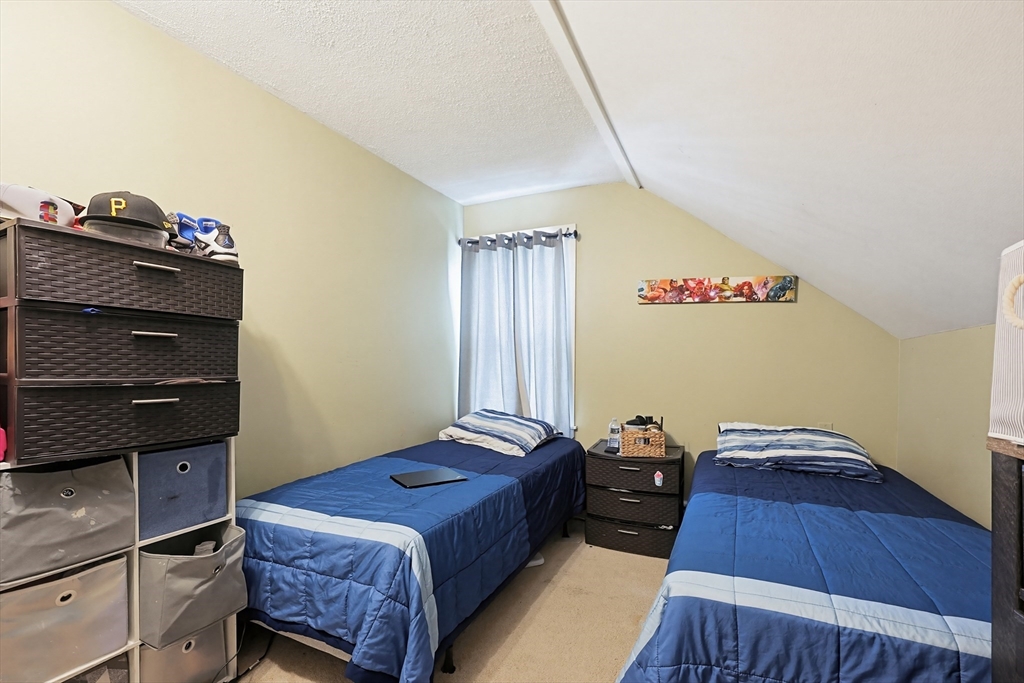 31 Russell Street Fall River, MA 02721 - Photo 12 of 17