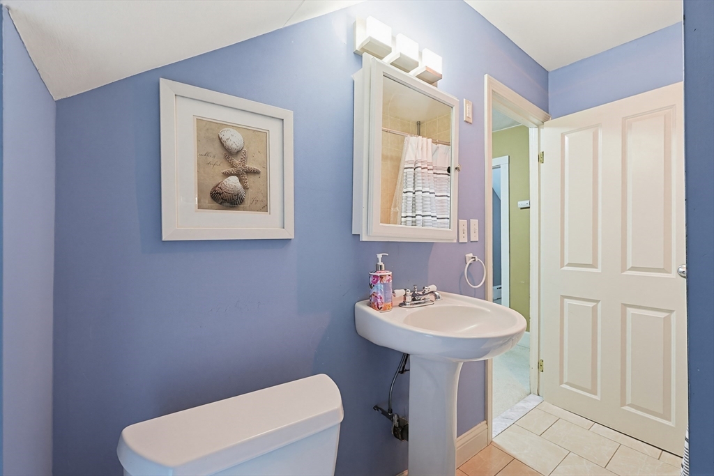 31 Russell Street Fall River, MA 02721 - Photo 9 of 17