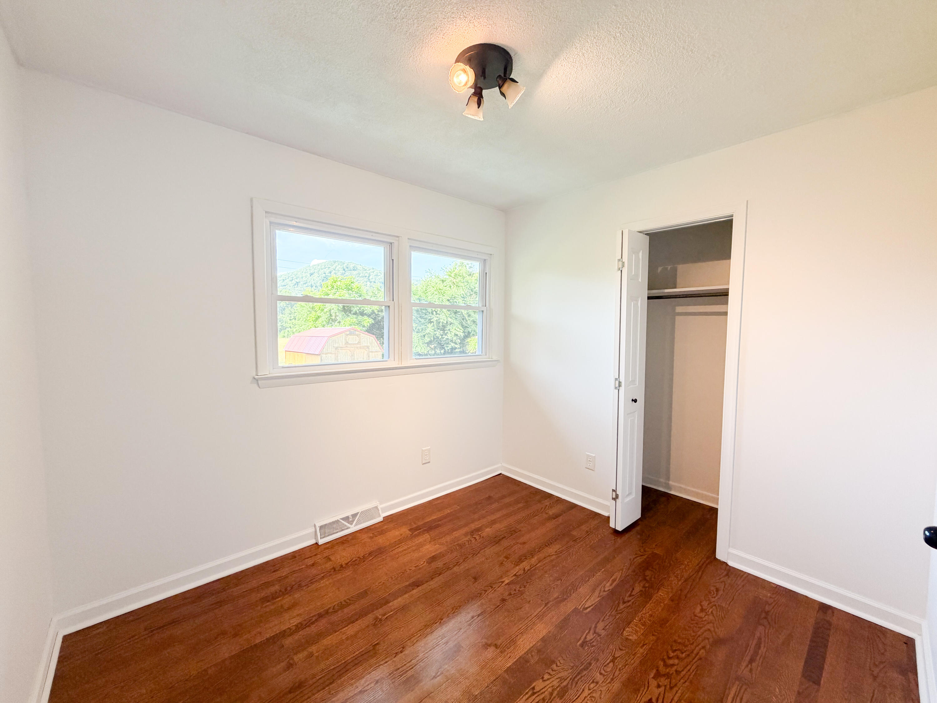 410 Winding Way Road Covington, VA 24426 - Photo 23 of 31 IMG_2335