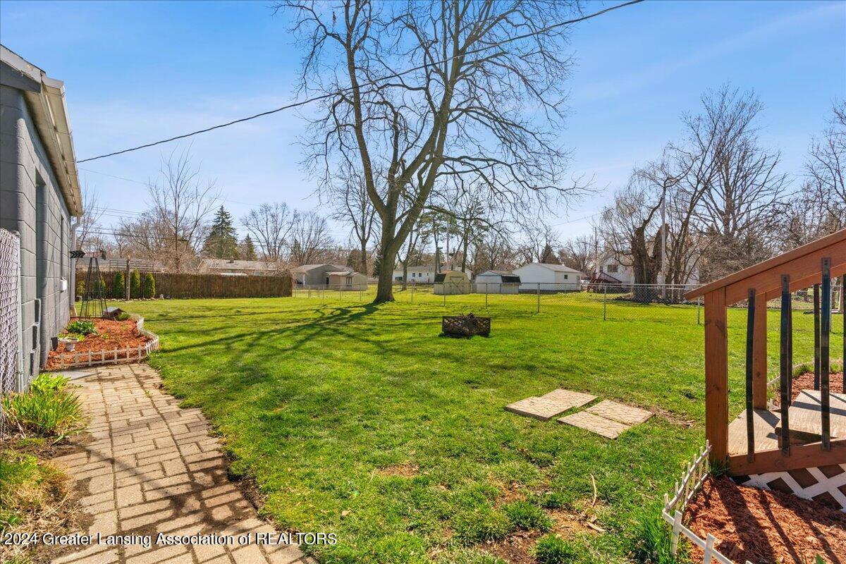 3135 Ingham Street Lansing, MI 48911 - Photo 7 of 28 07-Media Jett-7
