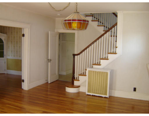 14 Pontiac Road Quincy, MA 02169 - Photo 3 of 11 Gallery Image 3