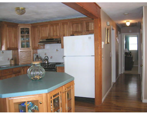 11 Governor Endicott Road Billerica, MA 01821 - Photo 4 of 21 Gallery Image 4