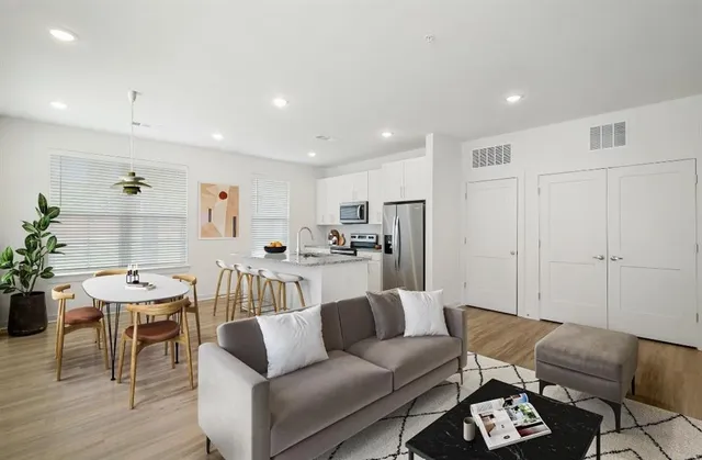 $1,437 | 1010 Rosefinch Landing, Unit 4202, Hoschton, GA 30548