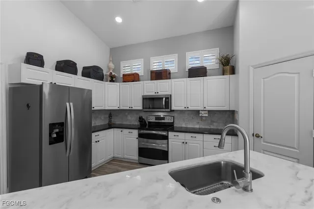 $939,000 | 1059 Briarwood Boulevard, Naples, FL 34104