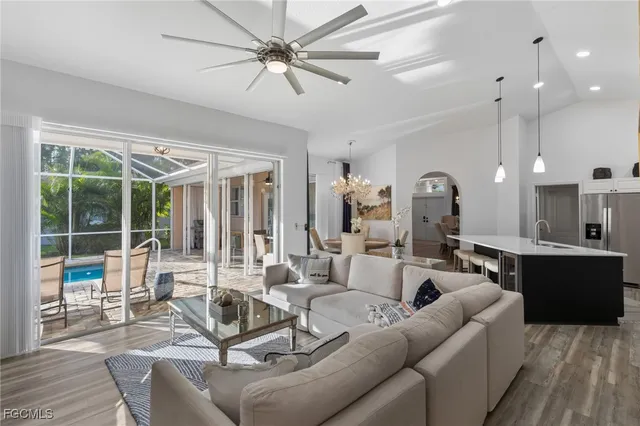 $939,000 | 1059 Briarwood Boulevard, Naples, FL 34104