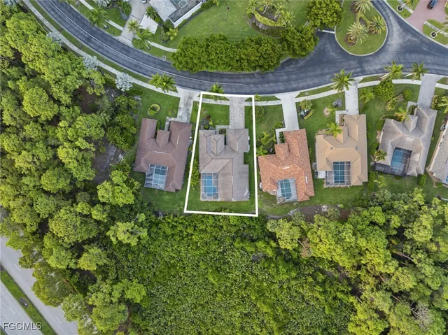 $939,000 | 1059 Briarwood Boulevard, Naples, FL 34104