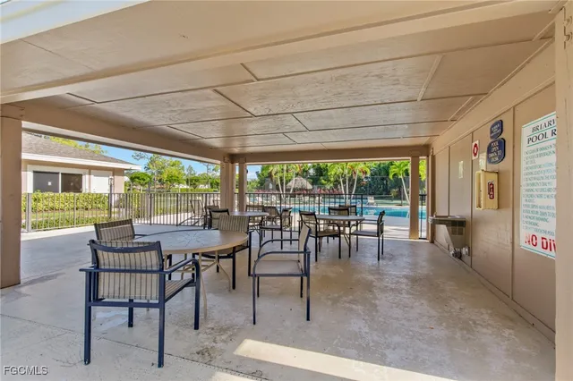 $939,000 | 1059 Briarwood Boulevard, Naples, FL 34104