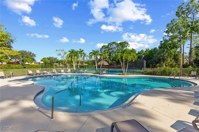 $939,000 | 1059 Briarwood Boulevard, Naples, FL 34104