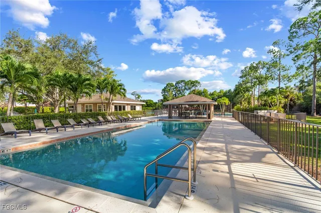 $939,000 | 1059 Briarwood Boulevard, Naples, FL 34104
