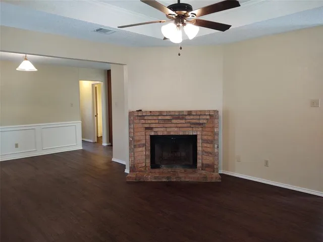 $1,595 | 305 East Vine Street, Keller, TX 76248