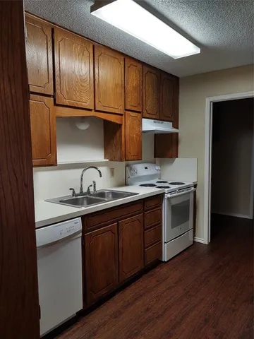 $1,595 | 305 East Vine Street, Keller, TX 76248