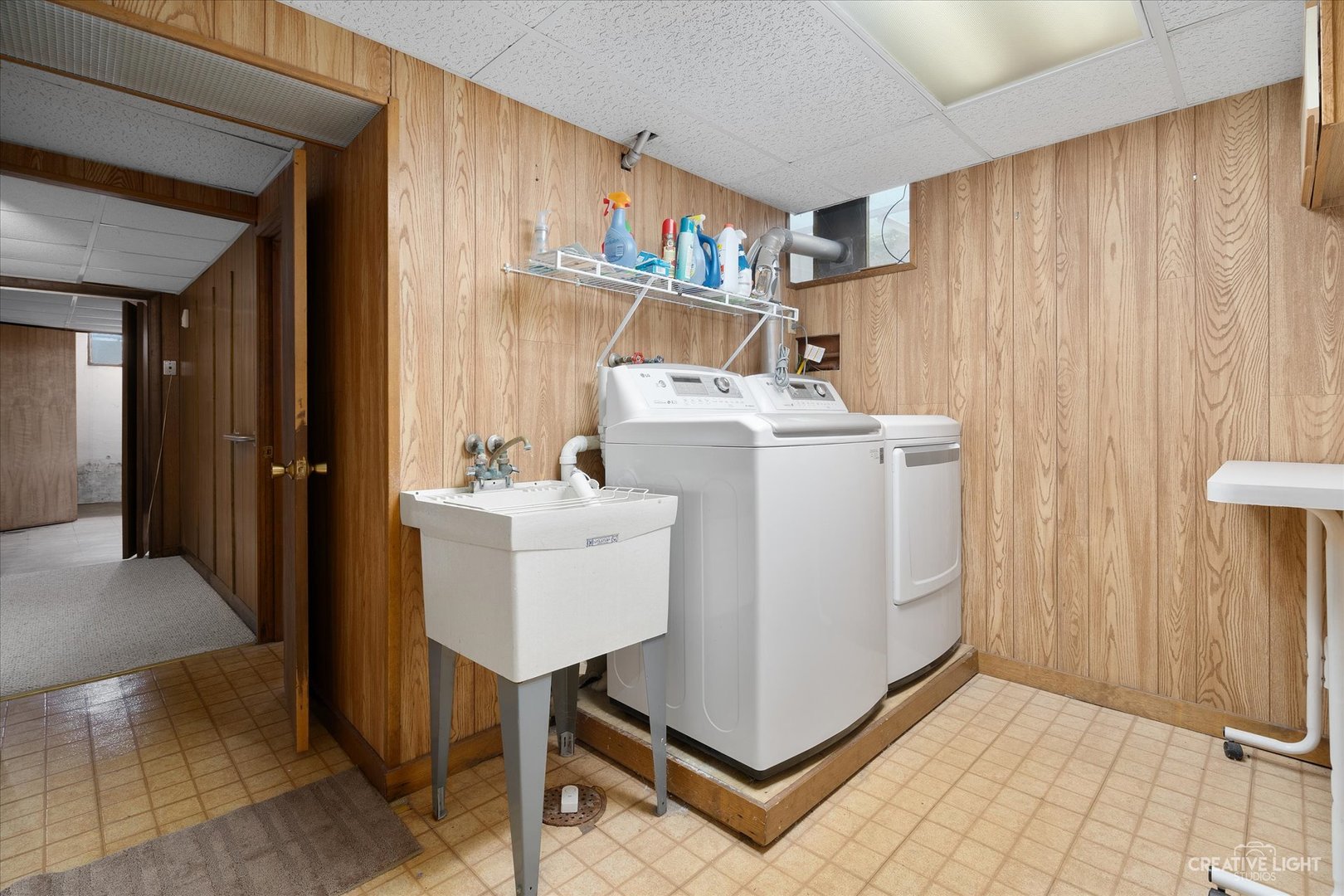 1125 Cedar Avenue Elgin, IL 60120 - Photo 22 of 29 a utility room with dryer and washer
