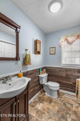 $525,000 | 2895 Looney Road, Parrottsville, TN 37843