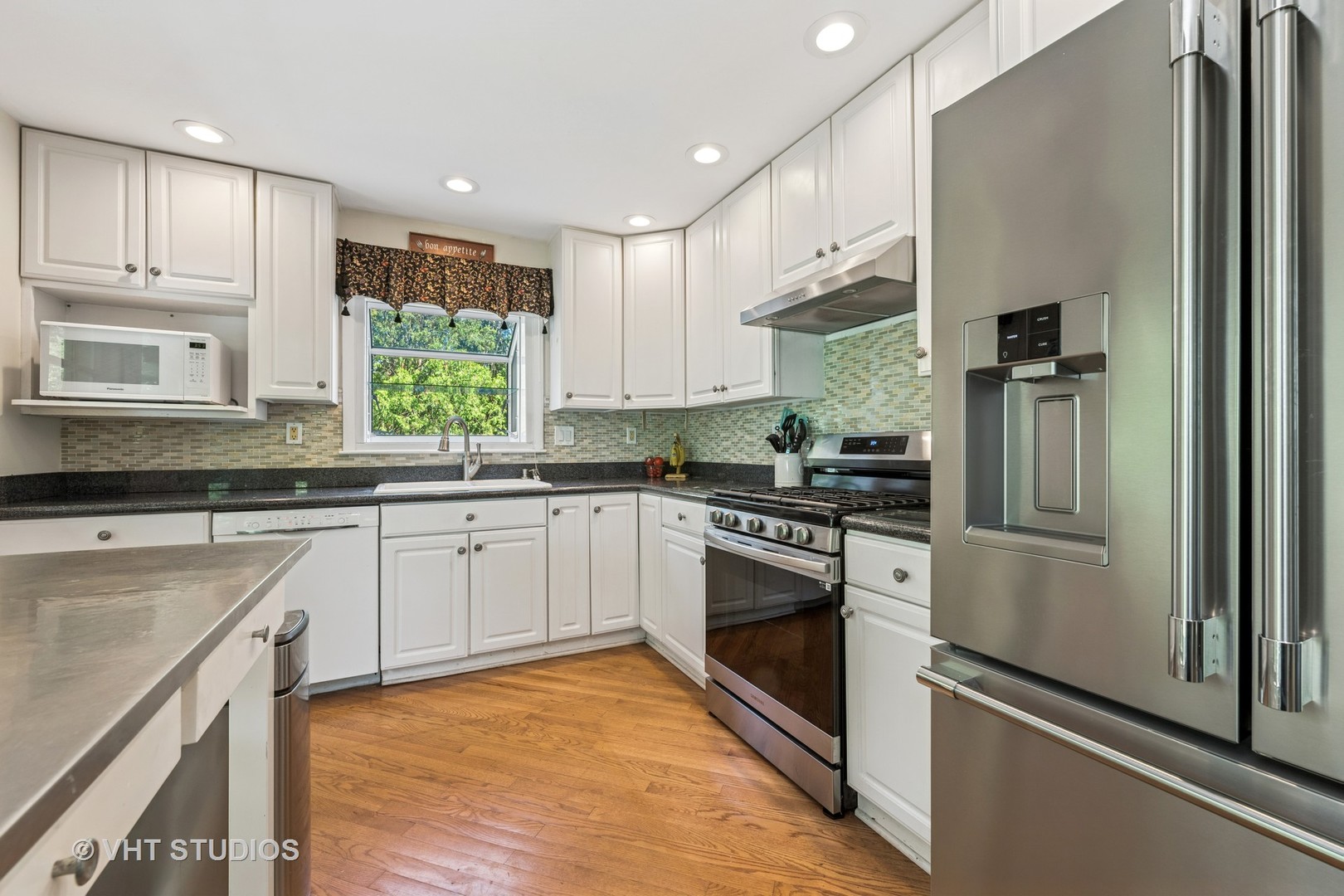 1119 Hampton Court Deerfield, IL 60015 - Photo 11 of 31