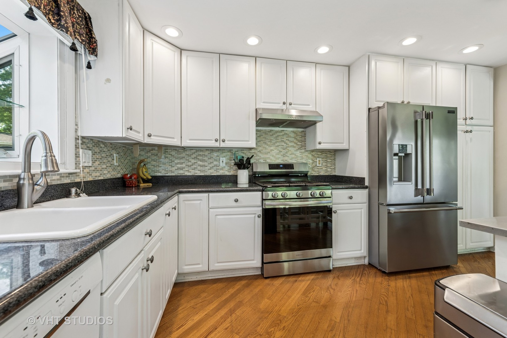 1119 Hampton Court Deerfield, IL 60015 - Photo 12 of 31