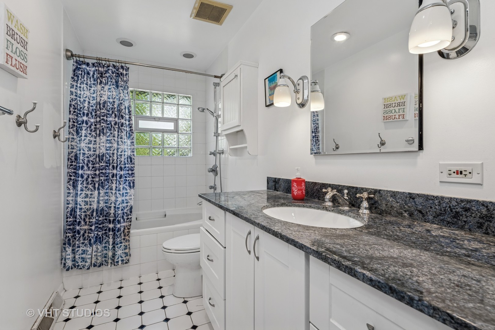 1119 Hampton Court Deerfield, IL 60015 - Photo 23 of 31