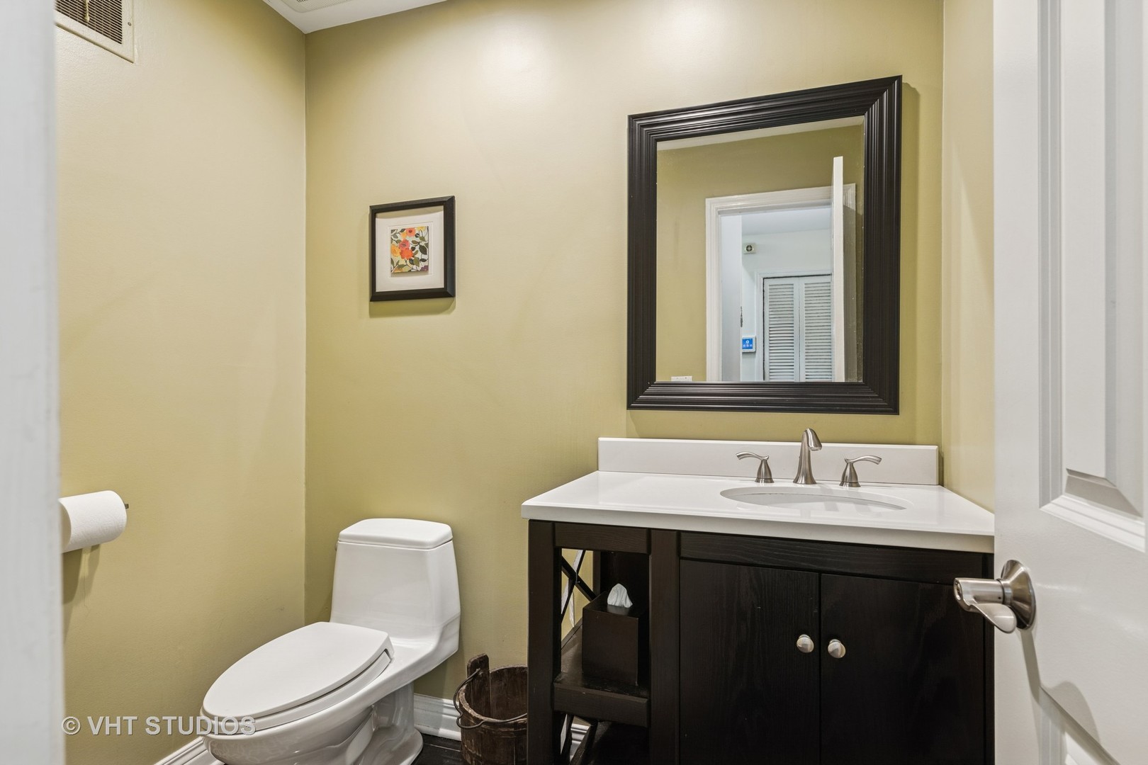 1119 Hampton Court Deerfield, IL 60015 - Photo 6 of 31