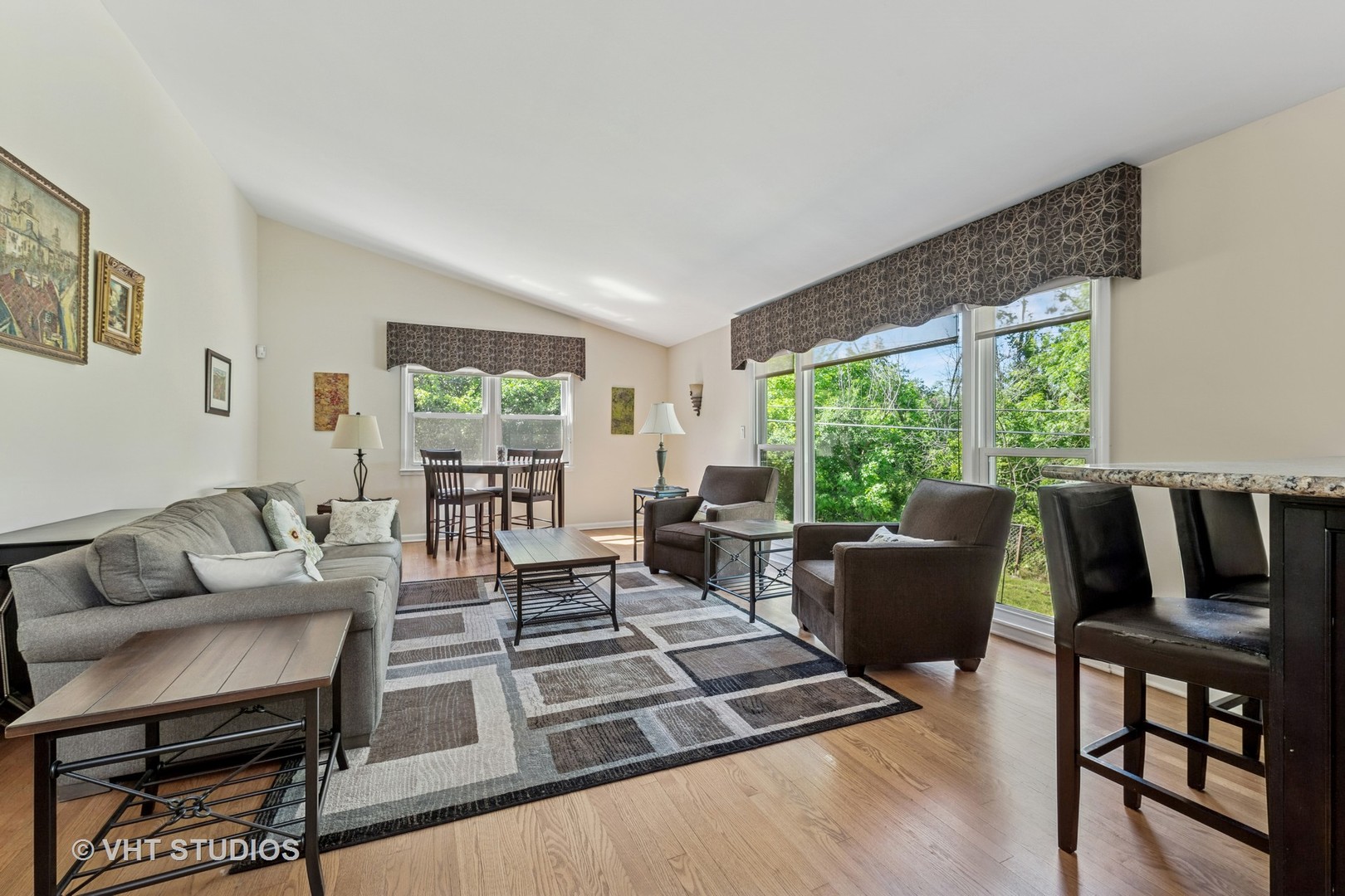 1119 Hampton Court Deerfield, IL 60015 - Photo 7 of 31