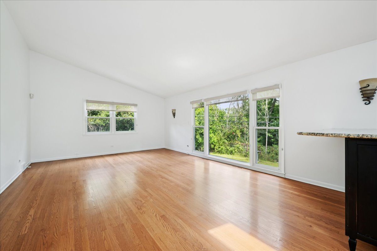 1119 Hampton Court Deerfield, IL 60015 - Photo 8 of 31