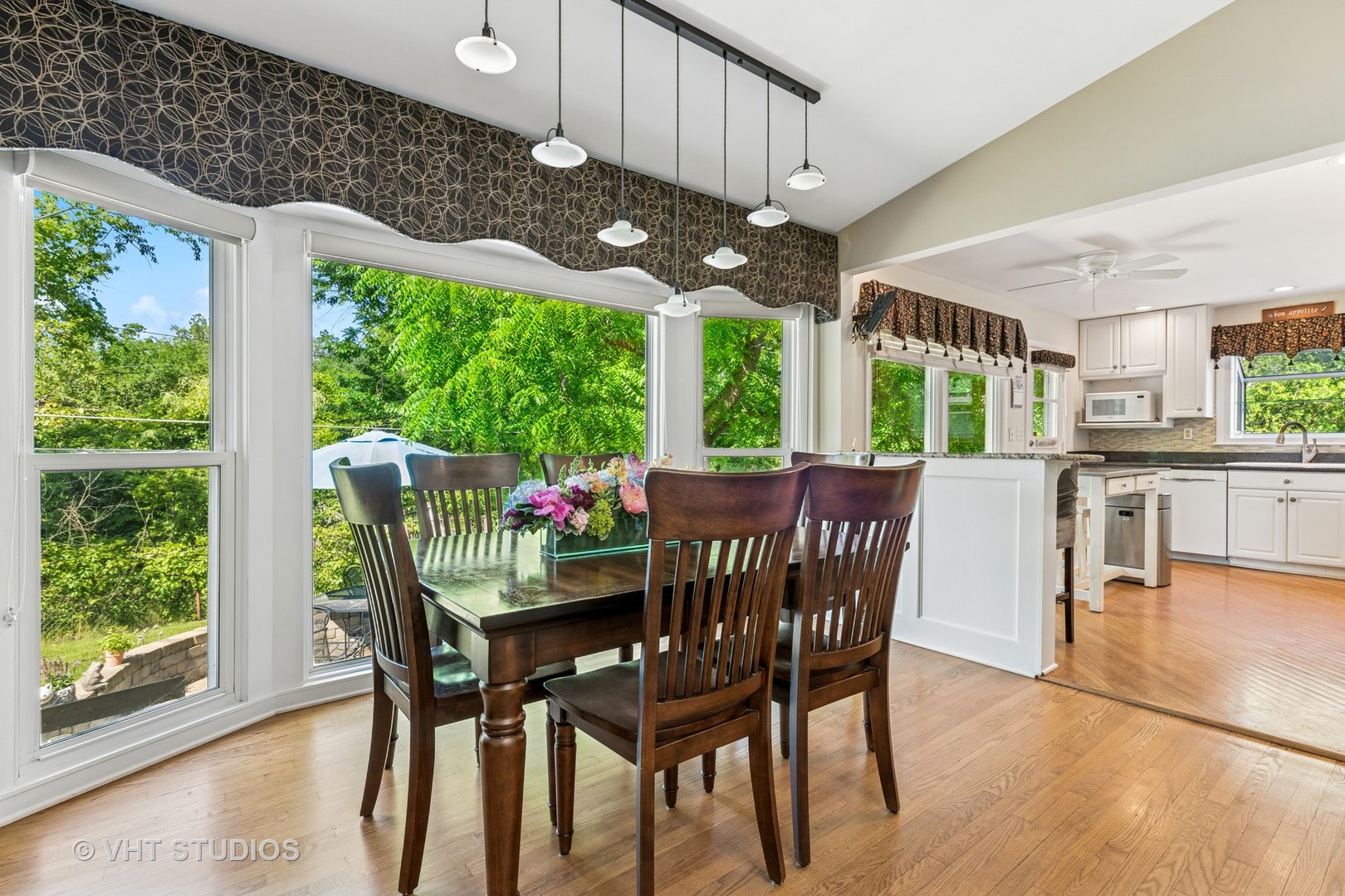 1119 Hampton Court Deerfield, IL 60015 - Photo 9 of 31