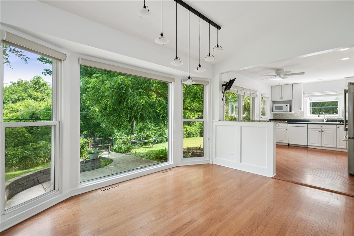 1119 Hampton Court Deerfield, IL 60015 - Photo 10 of 31