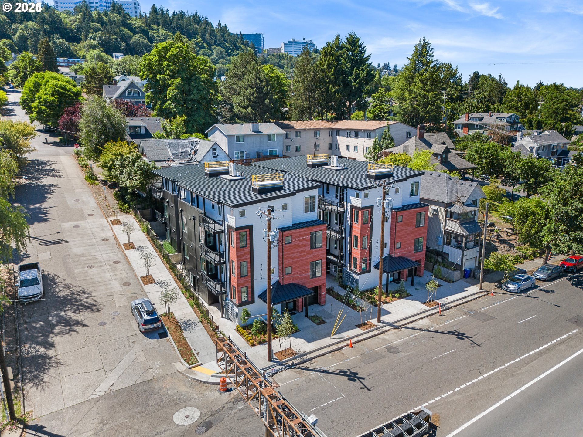 2425 Northeast Alberta Street Portland, OR 97211 - Photo 3 of 44