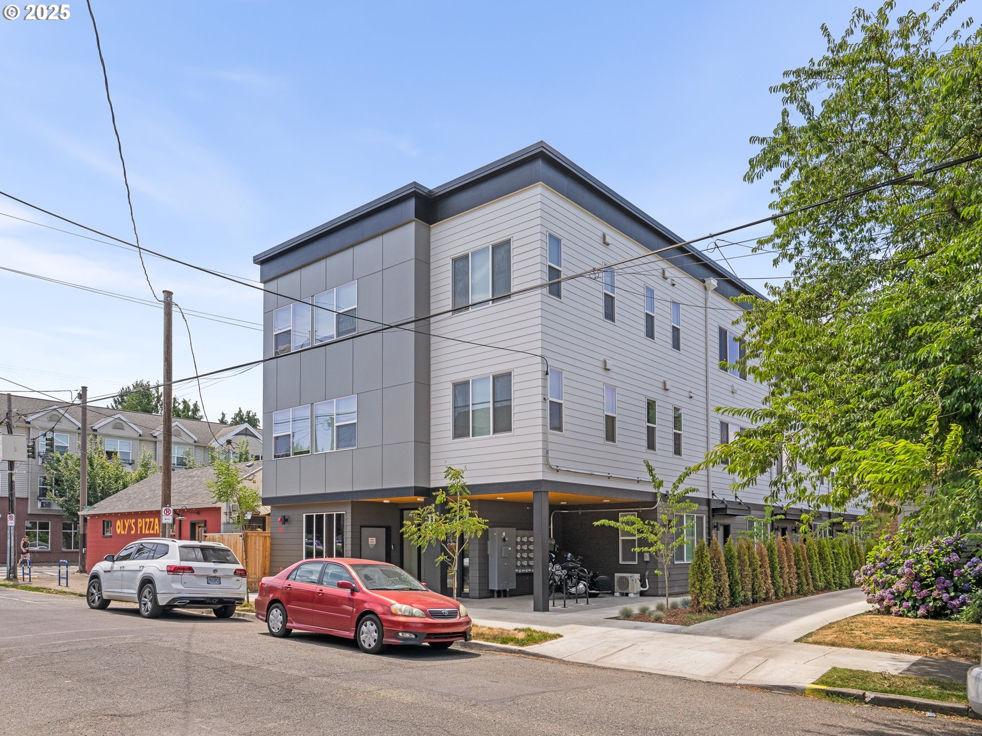 2425 Northeast Alberta Street Portland, OR 97211 - Photo 33 of 44