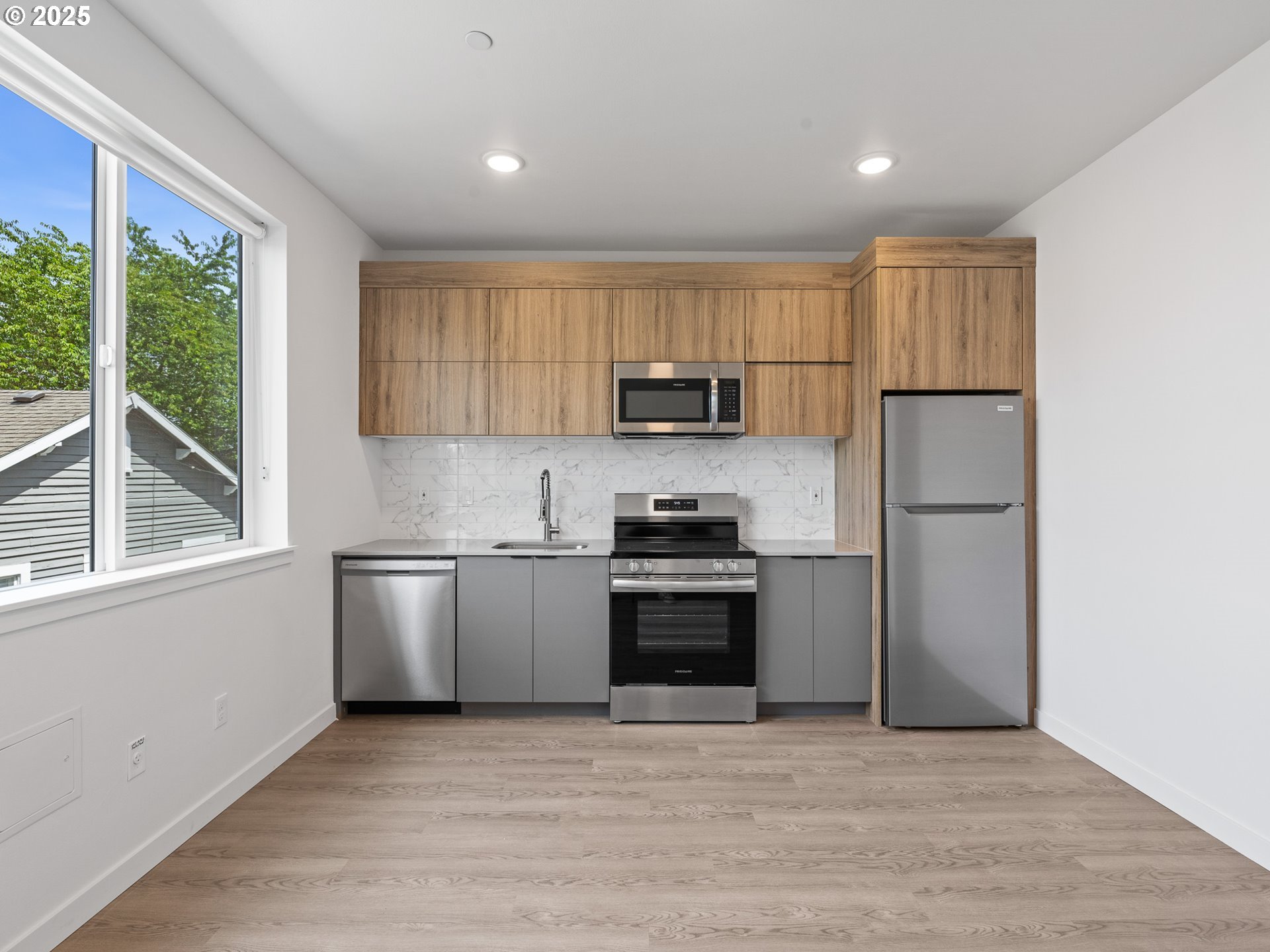 2425 Northeast Alberta Street Portland, OR 97211 - Photo 34 of 44