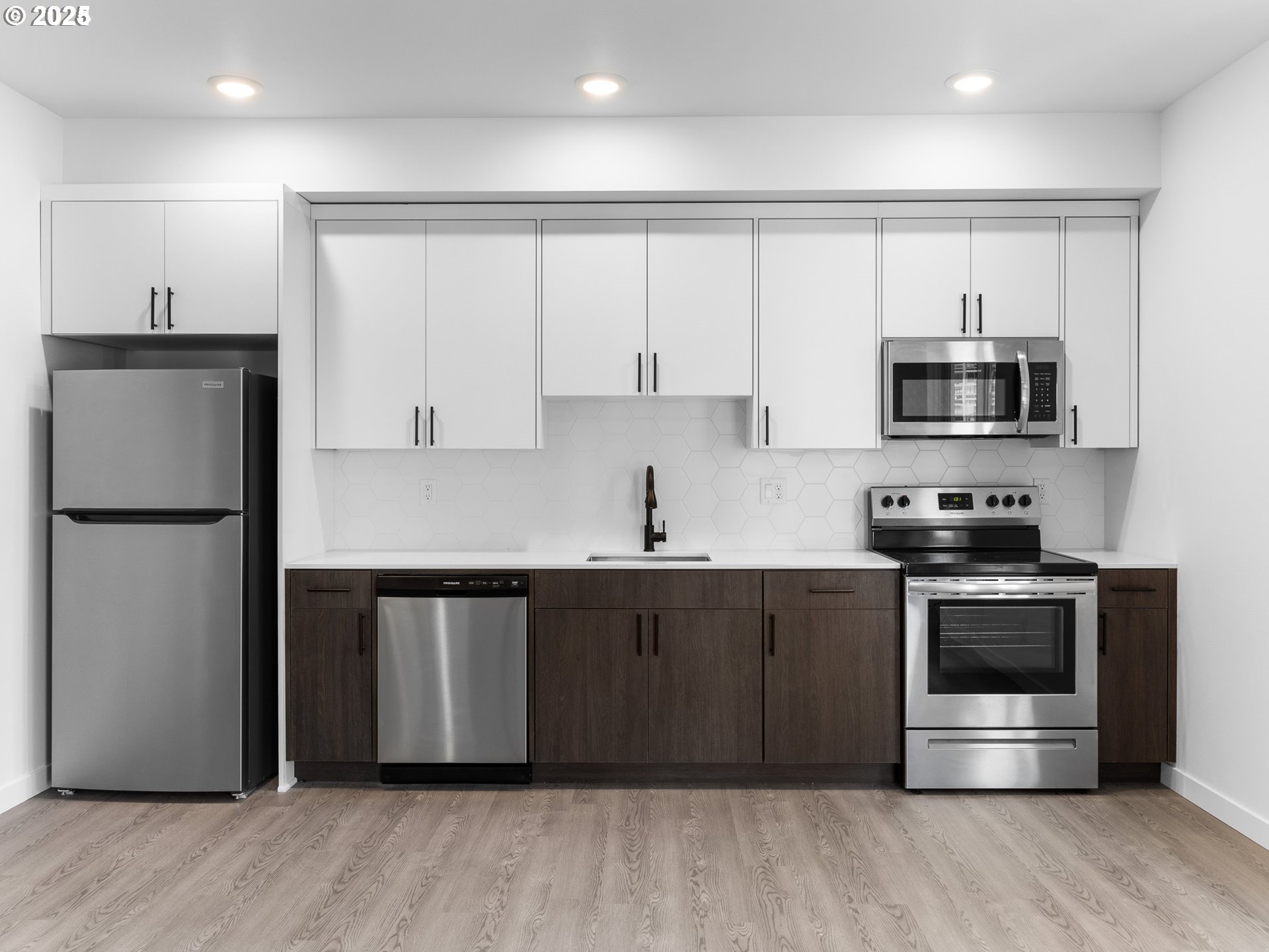 2425 Northeast Alberta Street Portland, OR 97211 - Photo 6 of 44