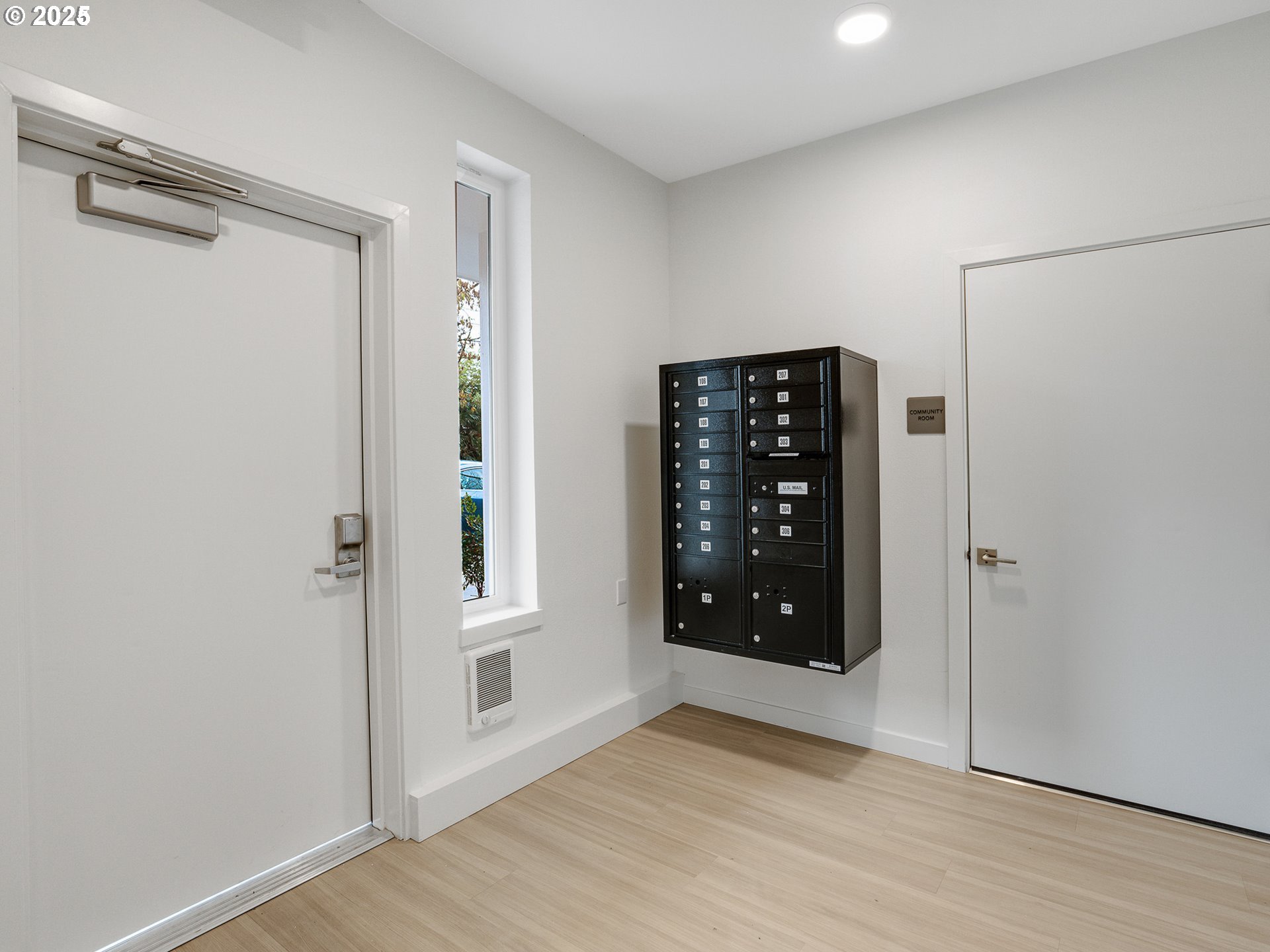 2425 Northeast Alberta Street Portland, OR 97211 - Photo 9 of 44