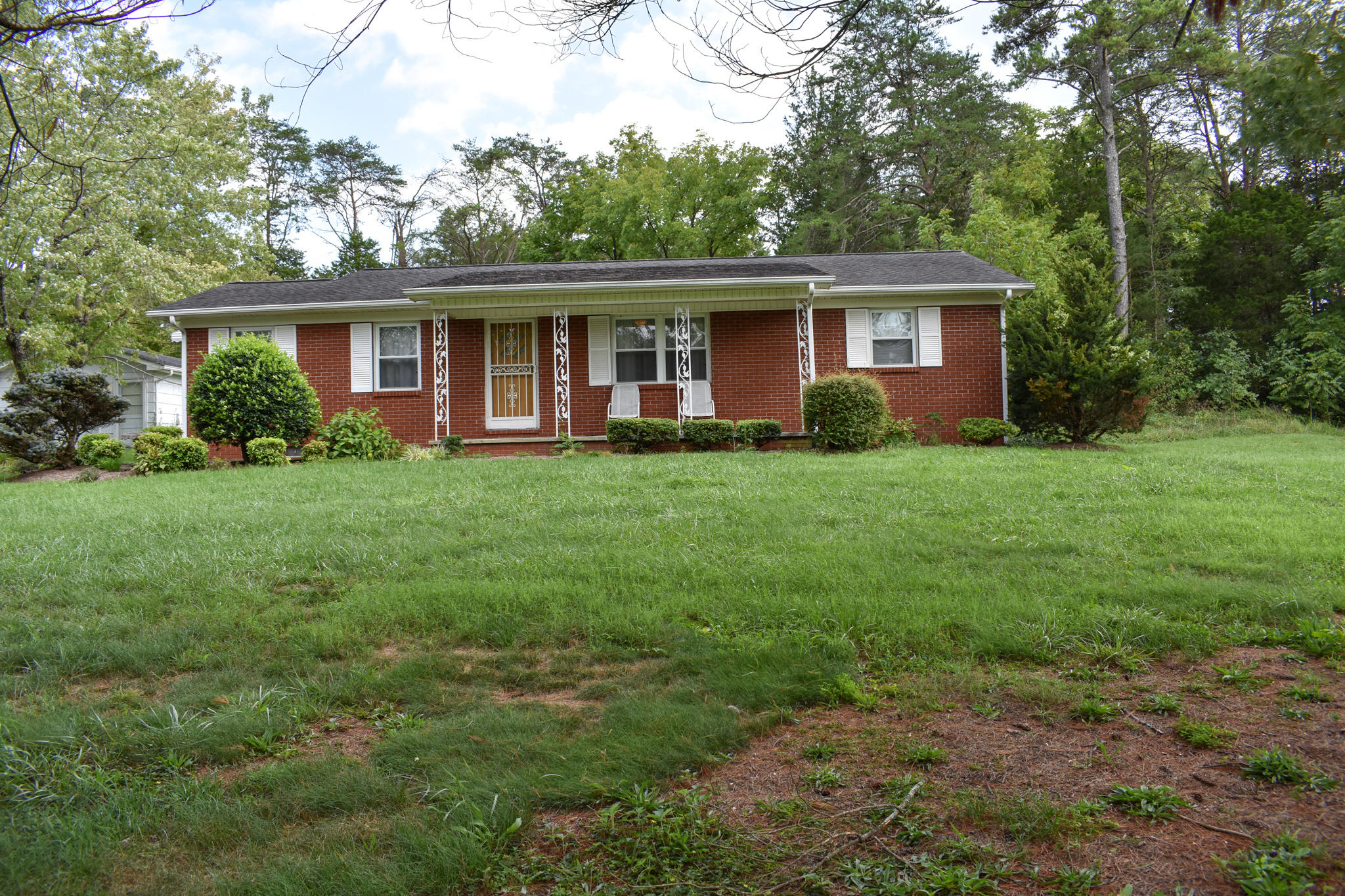 136 Doc Hill Road Rutledge, TN 37861 - Photo 4 of 34 DSC_0523