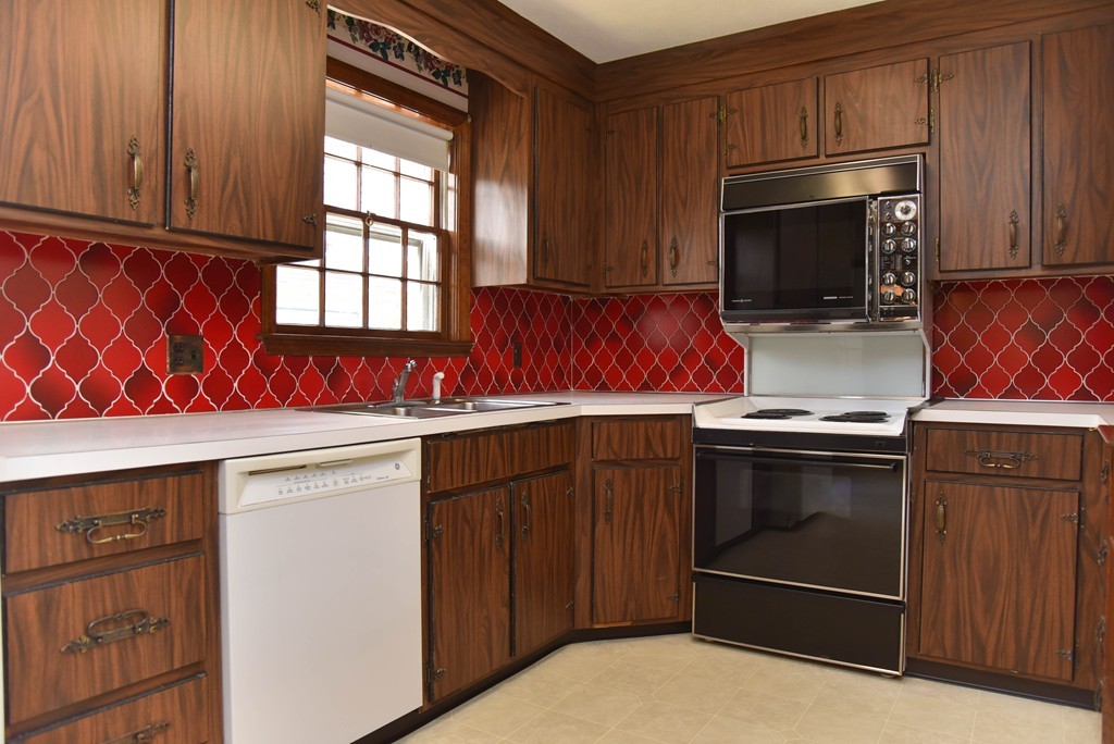 48 Garfield Road Melrose, MA 02176 - Photo 4 of 30 Gallery Image 4