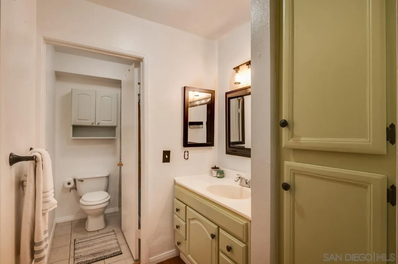 6725 Mission Gorge Road, Unit 101B San Diego, CA 92120 - Photo 11 of 22 Primary Bath/Spa