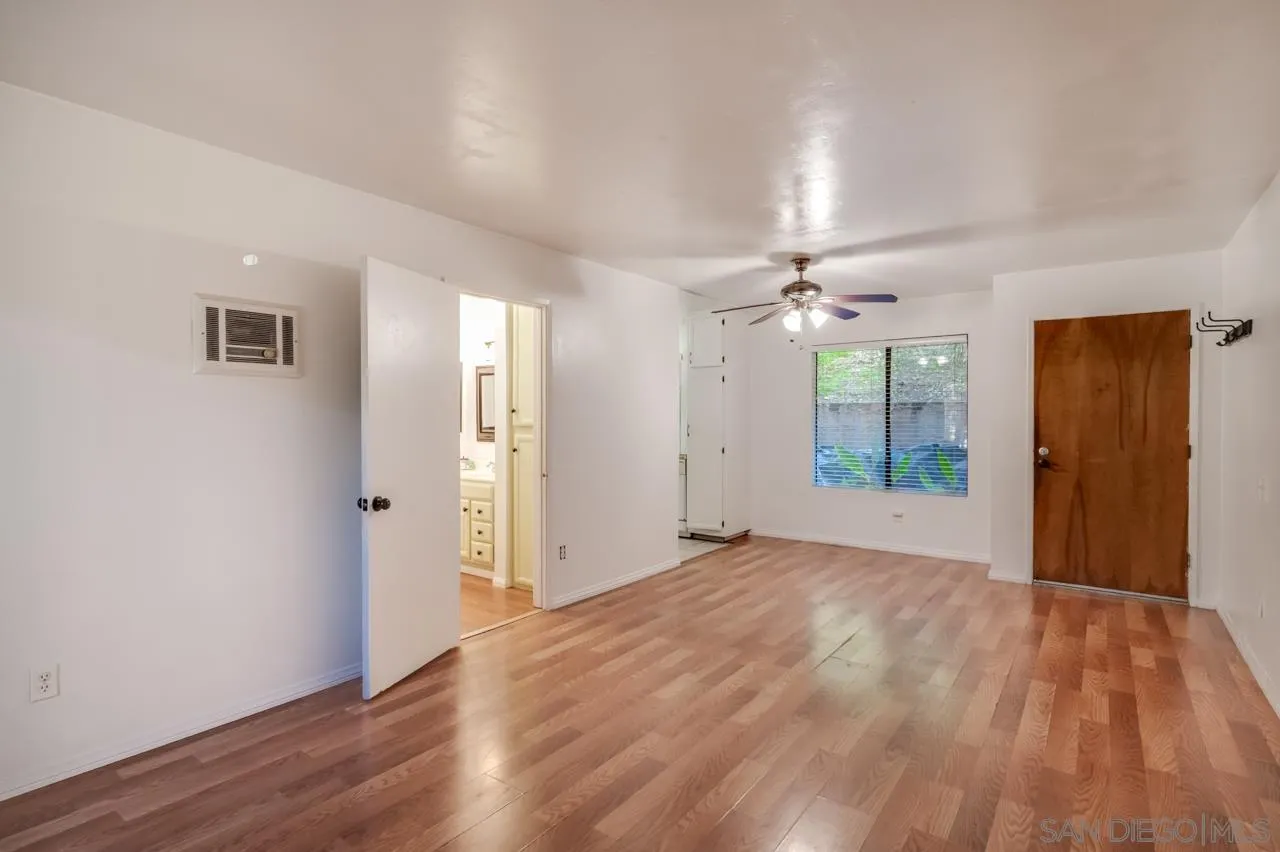 6725 Mission Gorge Road, Unit 101B San Diego, CA 92120 - Photo 5 of 22 Living Room