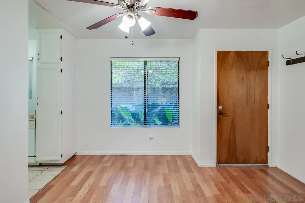 6725 Mission Gorge Road, Unit 101B San Diego, CA 92120 - Photo 6 of 22 Living Room