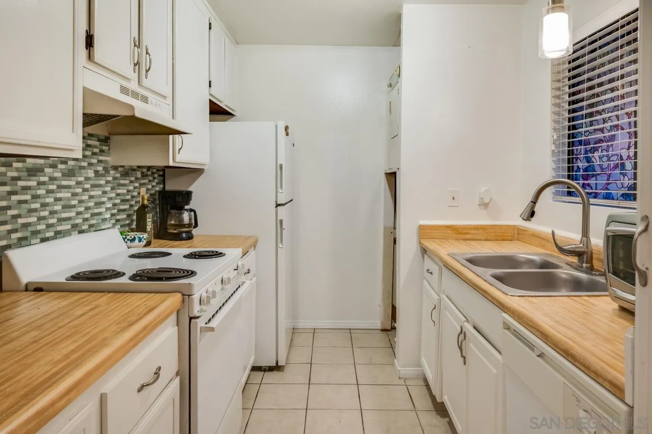 6725 Mission Gorge Road, Unit 101B San Diego, CA 92120 - Photo 9 of 22 Kitchen