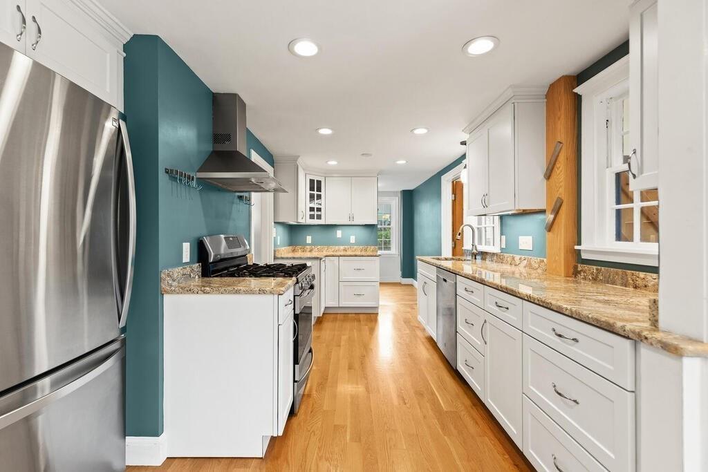 15 Elmhurst Road Stoneham, MA 02180 - Photo 19 of 32 Gallery Image 19