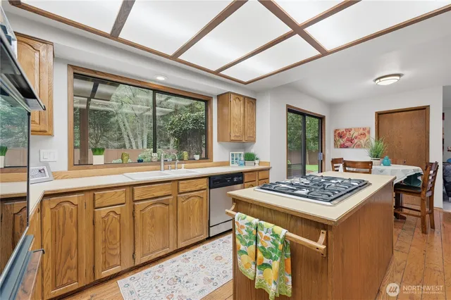 $950,000 | 6520 146th Street Southwest, Edmonds, WA 98026